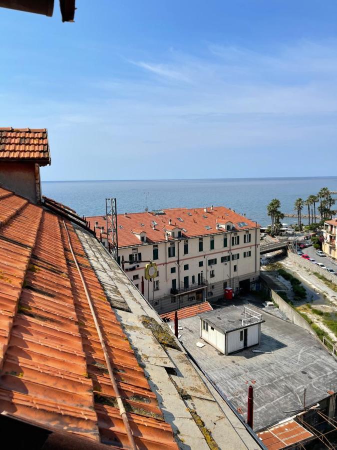 Appartamento Sul Mare Alla Foce Imperia Bagian luar foto